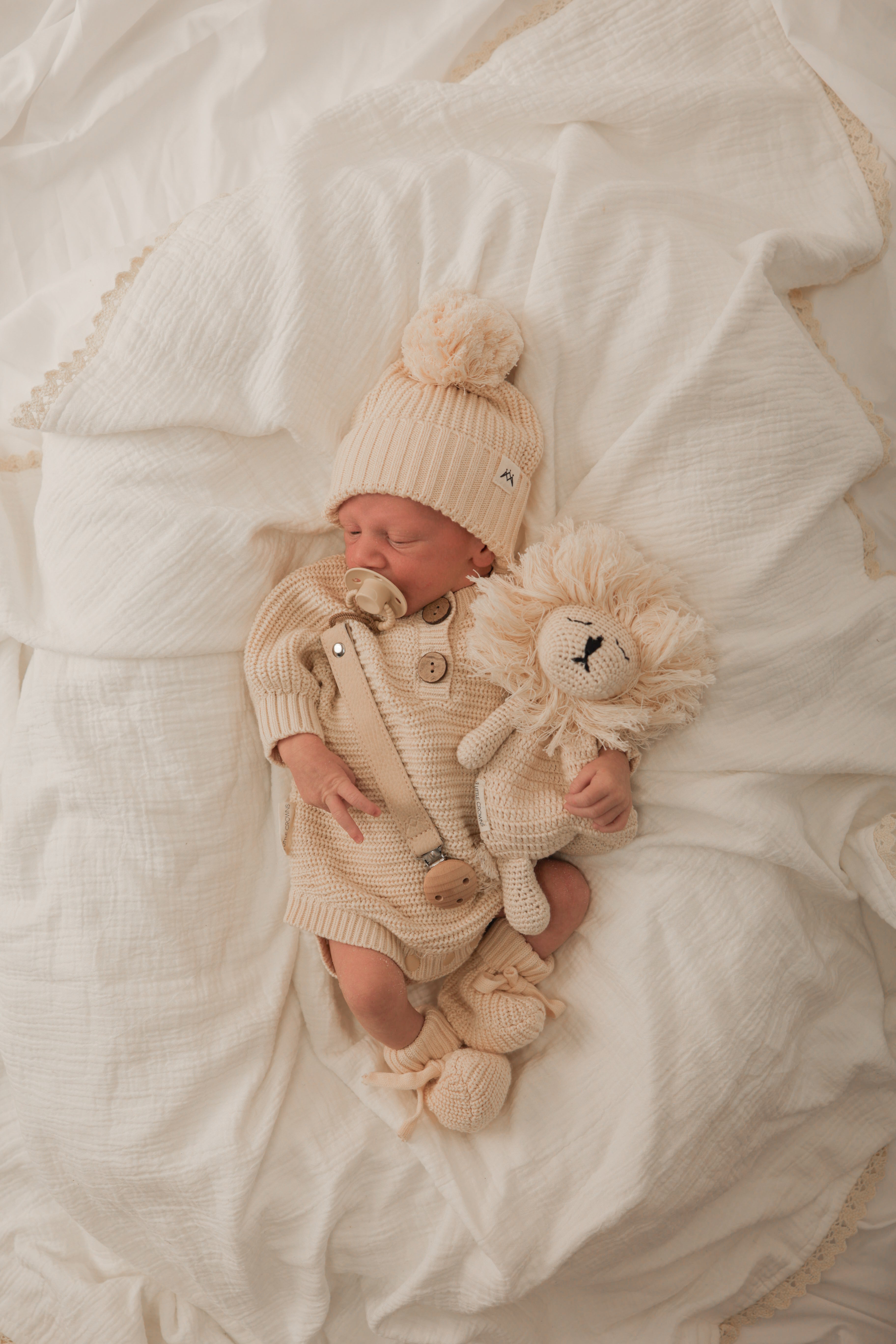 Oat Knitwear &amp; Lion Bundle
