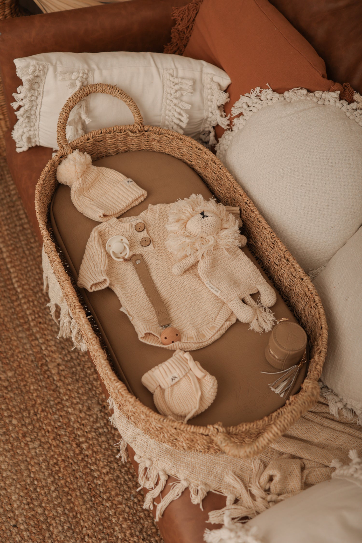 Oat Knitwear &amp; Lion Bundle