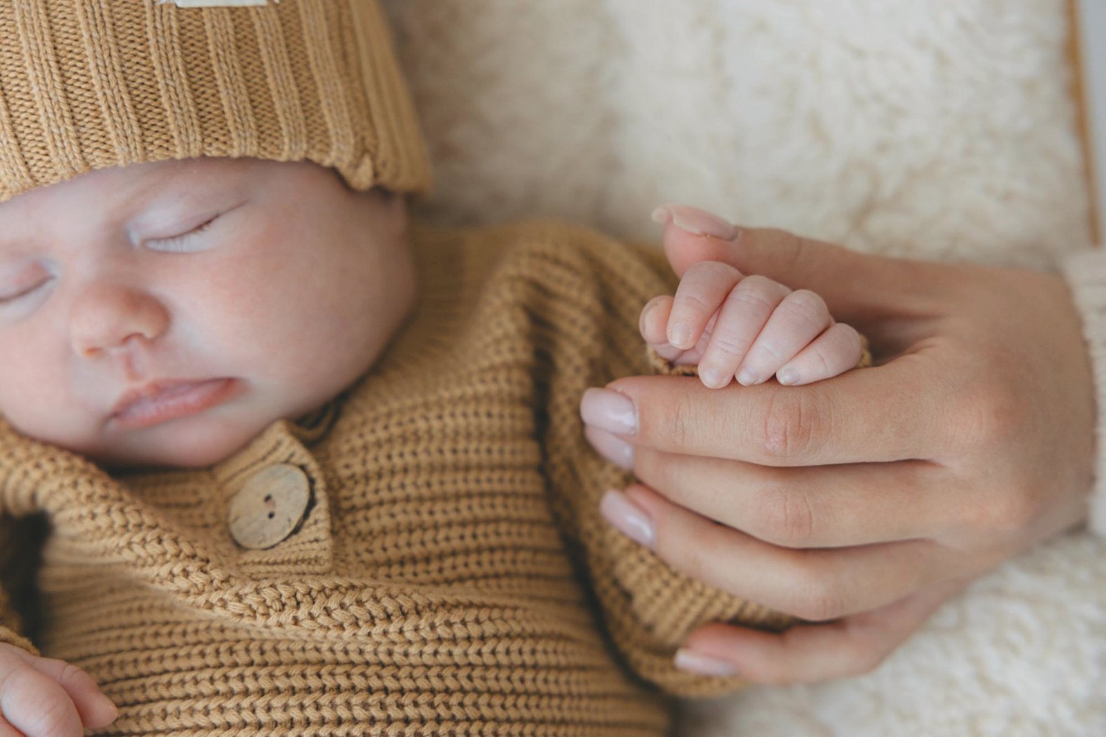 Body Suit & Knitted Beanie & Blanket - 3 Little Crowns